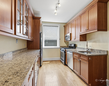 906 Greenwood Street - Photo Thumbnail 10