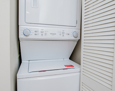 6150 N Ravenswood Avenue - Photo Thumbnail 15