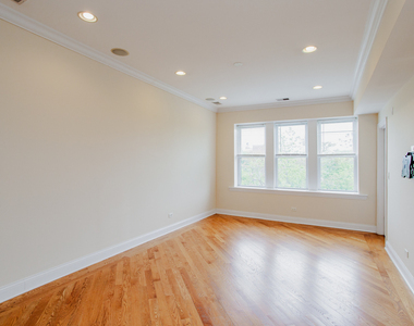 6150 N Ravenswood Avenue - Photo Thumbnail 5