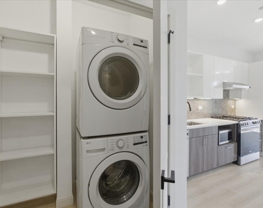 948 W Sunnyside Avenue - Photo Thumbnail 8