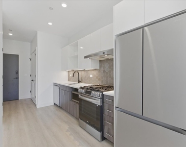 948 W Sunnyside Avenue - Photo Thumbnail 2