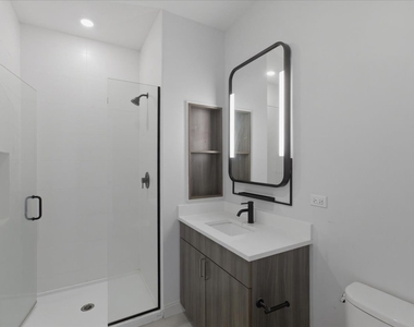 948 W Sunnyside Avenue - Photo Thumbnail 9