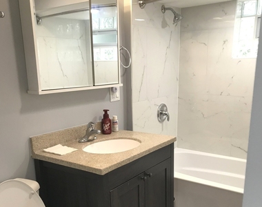 7646 W 63rd Place - Photo Thumbnail 6