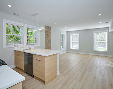 2127 S Marshall Boulevard - Photo Thumbnail 1