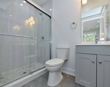 2127 S Marshall Boulevard - Photo Thumbnail 9