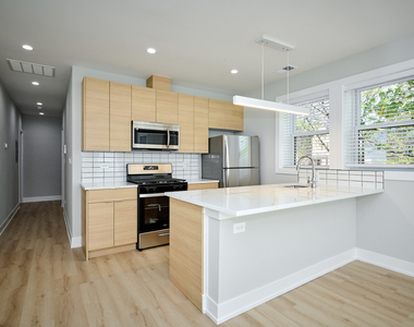 2127 S Marshall Boulevard - Photo Thumbnail 3