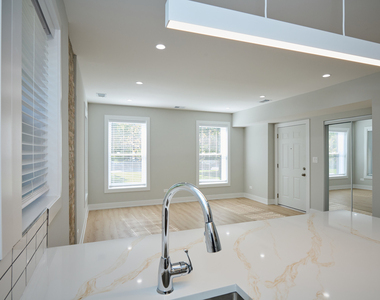 2127 S Marshall Boulevard - Photo Thumbnail 7