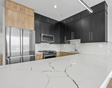 3008 W Belmont Avenue - Photo Thumbnail 10