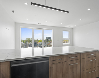 3008 W Belmont Avenue - Photo Thumbnail 9
