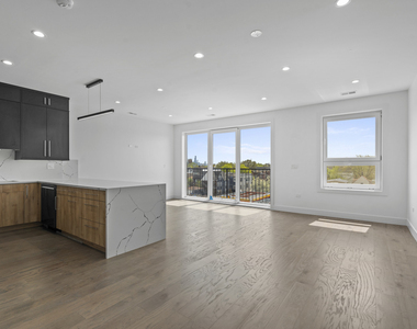 3008 W Belmont Avenue - Photo Thumbnail 5