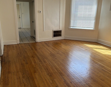 7741 S Yates Boulevard - Photo Thumbnail 4