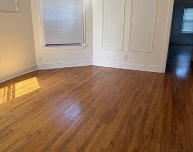 7741 S Yates Boulevard - Photo Thumbnail 5