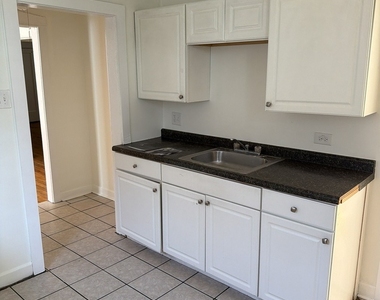 7741 S Yates Boulevard - Photo Thumbnail 15