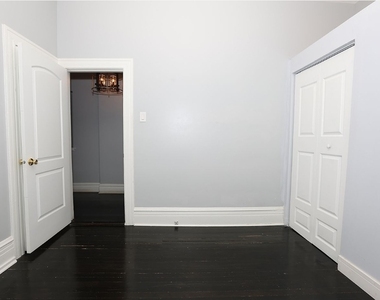 5427 S Blackstone Avenue - Photo Thumbnail 14