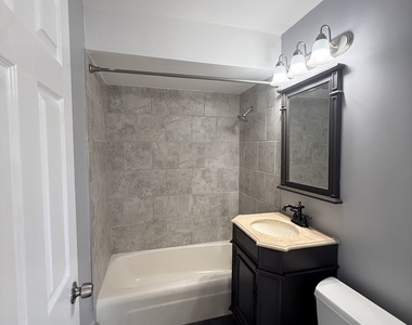 17138 71st Avenue - Photo Thumbnail 7