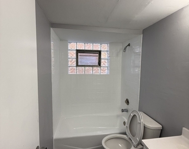 639 Jeffery Avenue - Photo Thumbnail 7