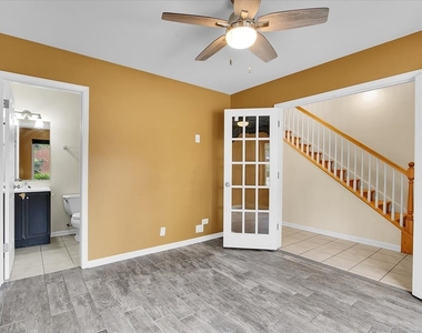 8900 31st Street - Photo Thumbnail 3