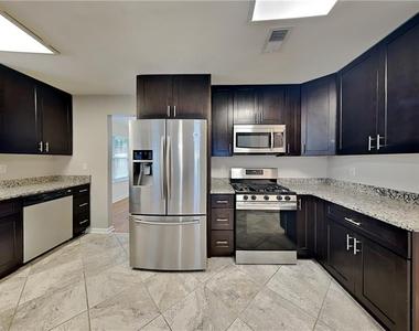 7005 Greenfield Lane - Photo Thumbnail 6