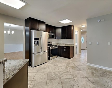 7005 Greenfield Lane - Photo Thumbnail 5