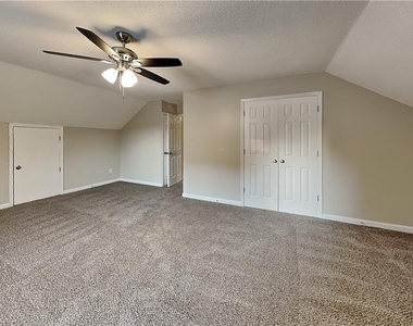 7005 Greenfield Lane - Photo Thumbnail 14