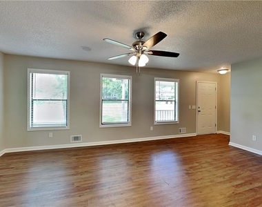 1775 Cumberland Trace - Photo Thumbnail 4