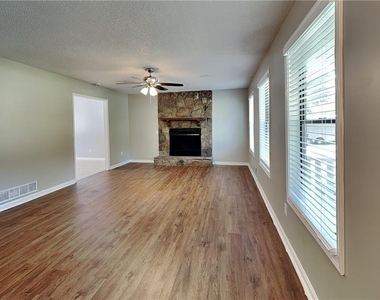 1775 Cumberland Trace - Photo Thumbnail 3