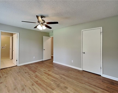 1775 Cumberland Trace - Photo Thumbnail 8