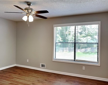 1775 Cumberland Trace - Photo Thumbnail 9