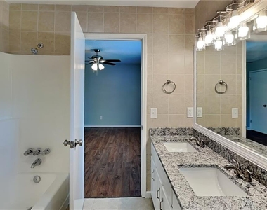 1775 Cumberland Trace - Photo Thumbnail 10