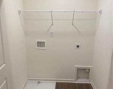 1117 Union Pacific Way - Photo Thumbnail 14
