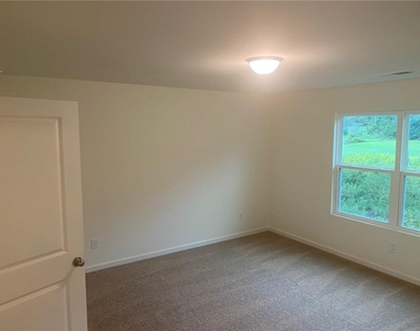 1117 Union Pacific Way - Photo Thumbnail 7