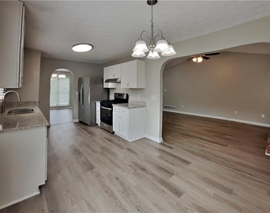 170 Sterling Drive - Photo Thumbnail 3