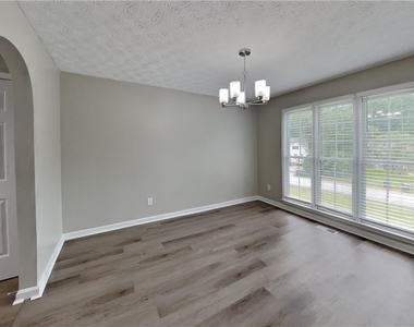 170 Sterling Drive - Photo Thumbnail 4