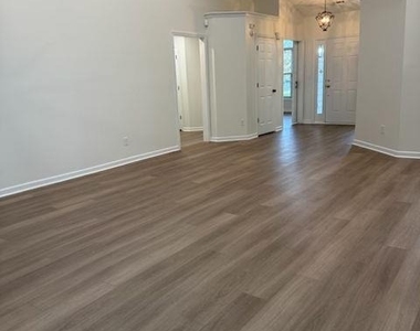 920 Charles Hall Drive - Photo Thumbnail 3