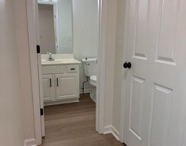 920 Charles Hall Drive - Photo Thumbnail 18