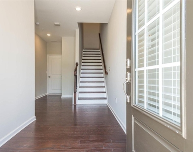 503 Headwind Way - Photo Thumbnail 3