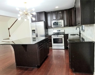 2091 Northside Drive Nw - Photo Thumbnail 3