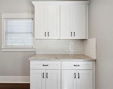 3258 Highland Drive Se - Photo Thumbnail 21
