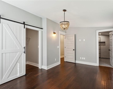 3258 Highland Drive Se - Photo Thumbnail 26