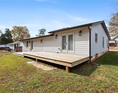 3258 Highland Drive Se - Photo Thumbnail 39