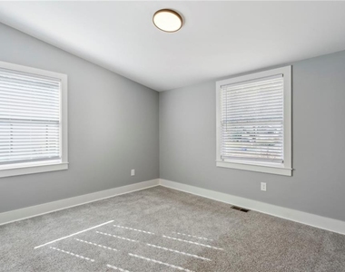 3258 Highland Drive Se - Photo Thumbnail 31