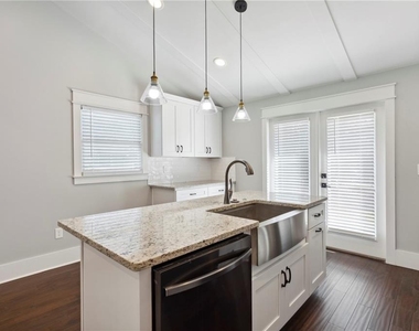 3258 Highland Drive Se - Photo Thumbnail 17