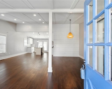3258 Highland Drive Se - Photo Thumbnail 4