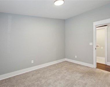 3258 Highland Drive Se - Photo Thumbnail 34