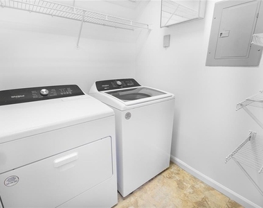 232 Bentley Place - Photo Thumbnail 6