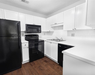 232 Bentley Place - Photo Thumbnail 4
