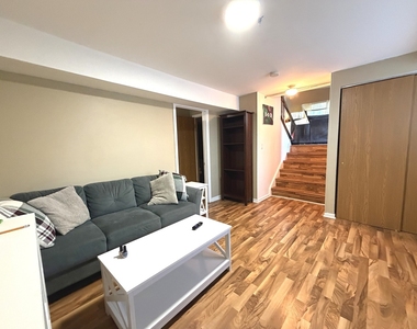 301 Cherrywood Court - Photo Thumbnail 10