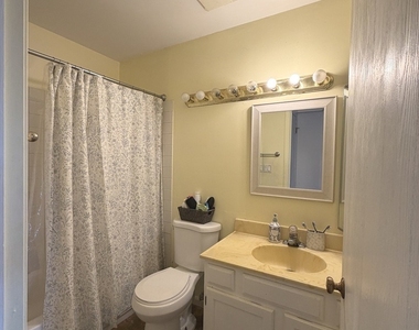 301 Cherrywood Court - Photo Thumbnail 8