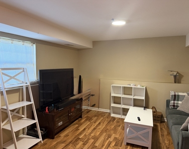 301 Cherrywood Court - Photo Thumbnail 9