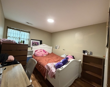 301 Cherrywood Court - Photo Thumbnail 12